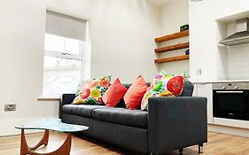 Stylish High Ceiling Home In South City Center